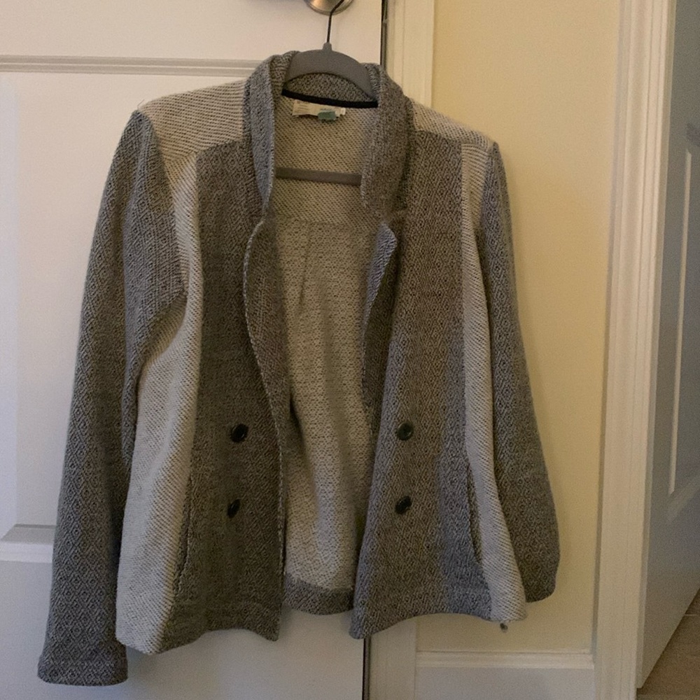 Size medium Anthropologie women’s blazer in great condition